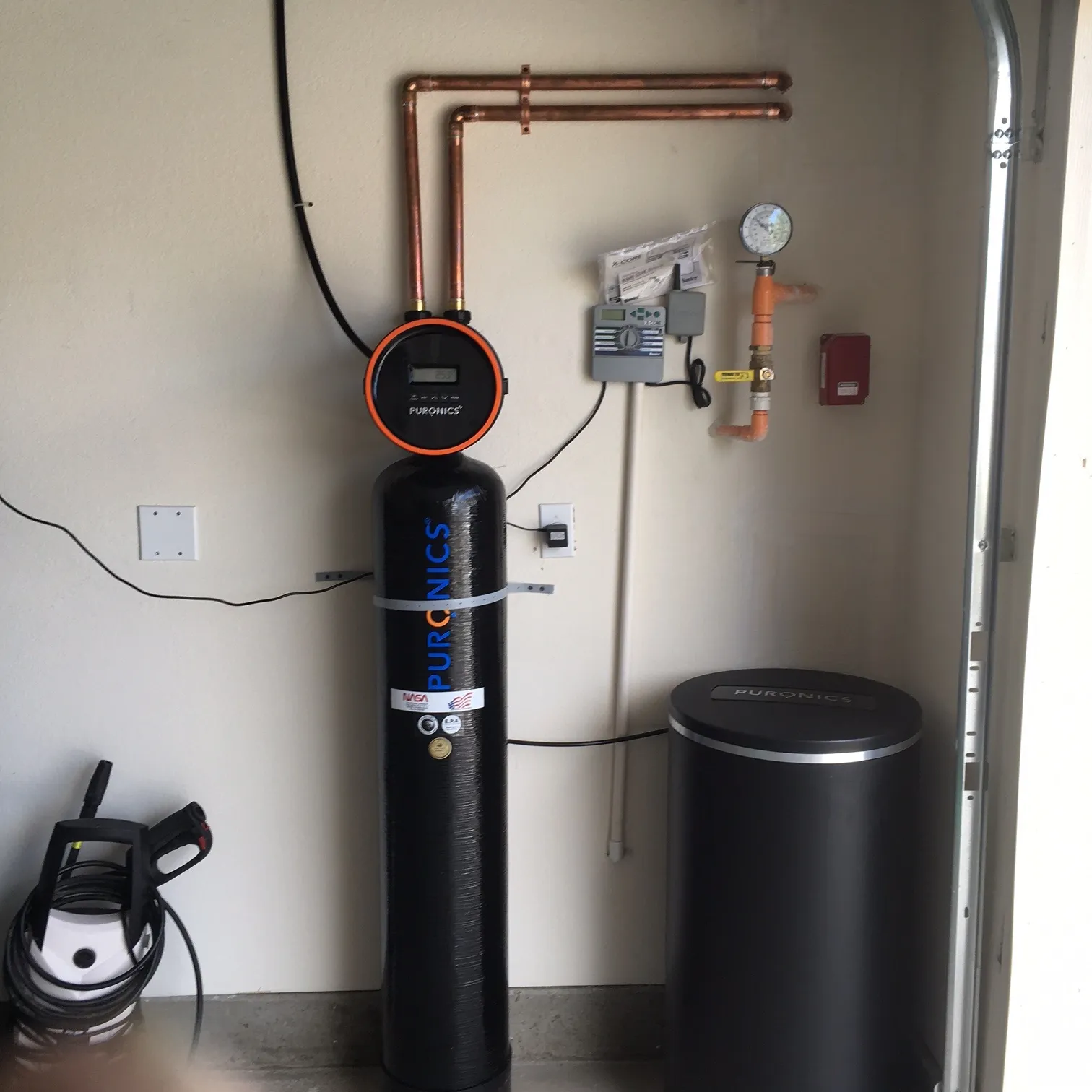 Under-sink reverse osmosis system